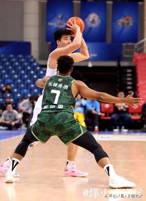 俱乐部杯-吕俊虎15分青岛不敌首钢 杰曼19分